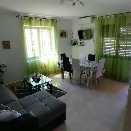 Apartmani Anastazija Karlobag Exterior photo