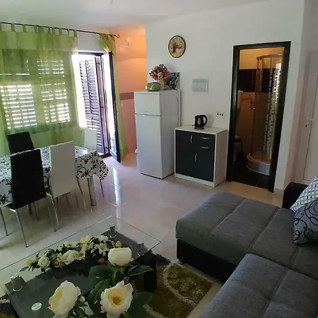 Apartmani Anastazija Karlobag Exterior photo